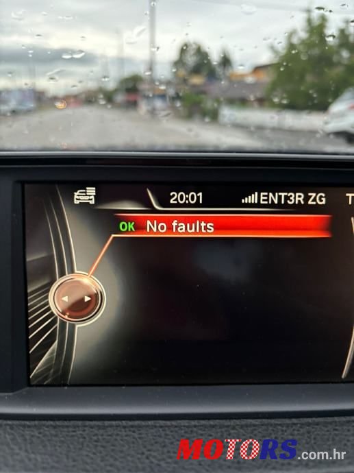 2015' BMW Serija 3 318D Sport photo #6