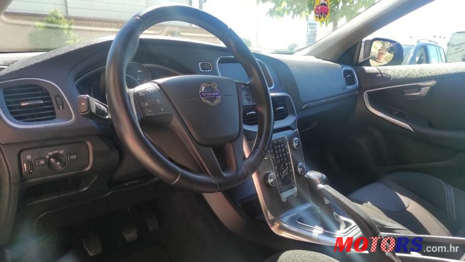 2016' Volvo V40 D3 photo #3