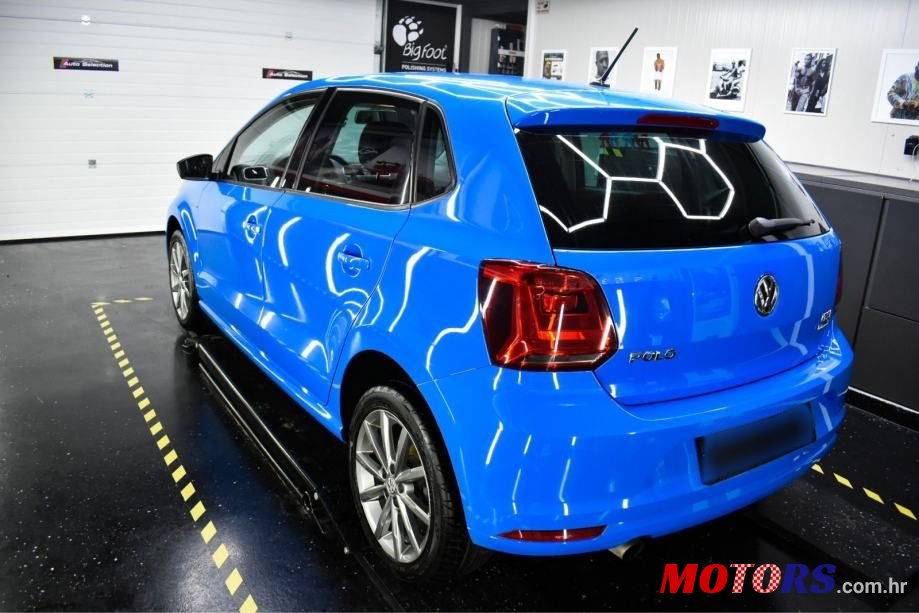 2014' Volkswagen Polo photo #3