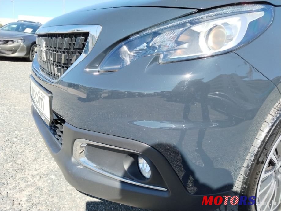 2019' Peugeot 2008 photo #5