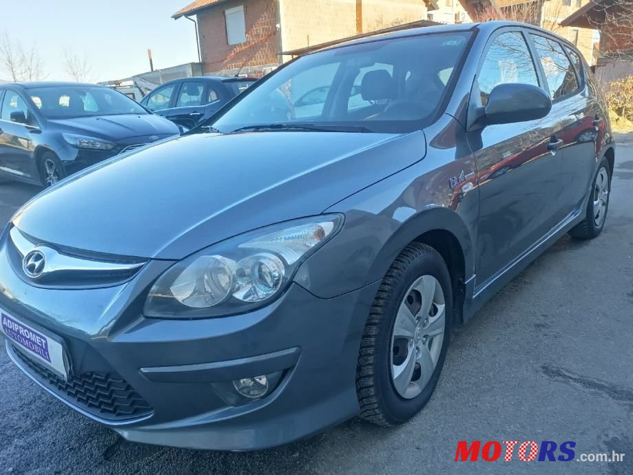 2011' Hyundai i30 1,6 Crdi photo #2