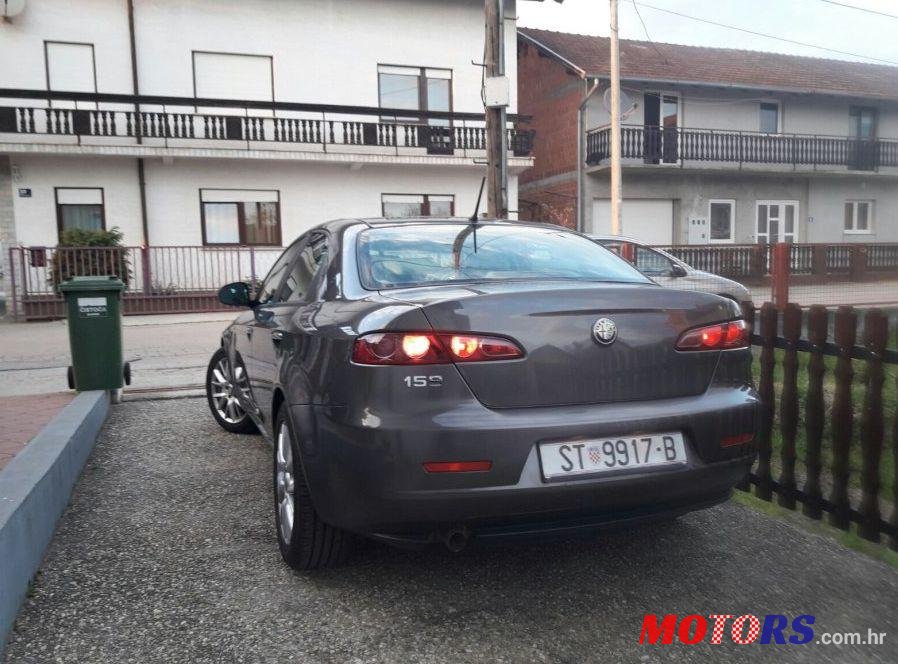 2010' Alfa Romeo 159 1,9 Jtdm photo #2