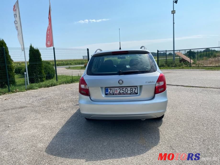 2009' Skoda Fabia Combi photo #6