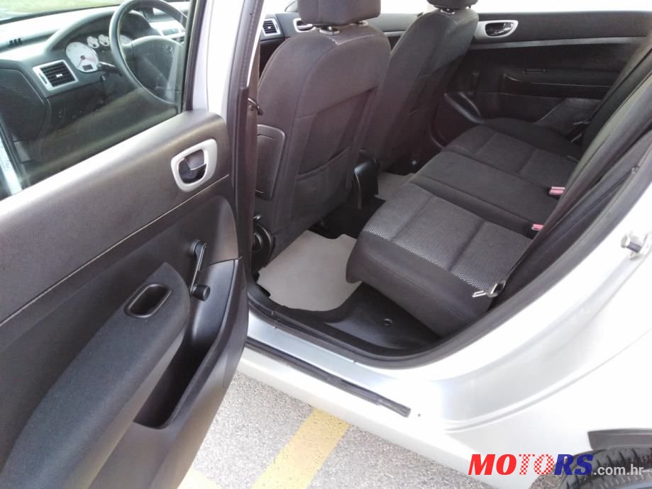 2007' Peugeot 307 Break photo #6