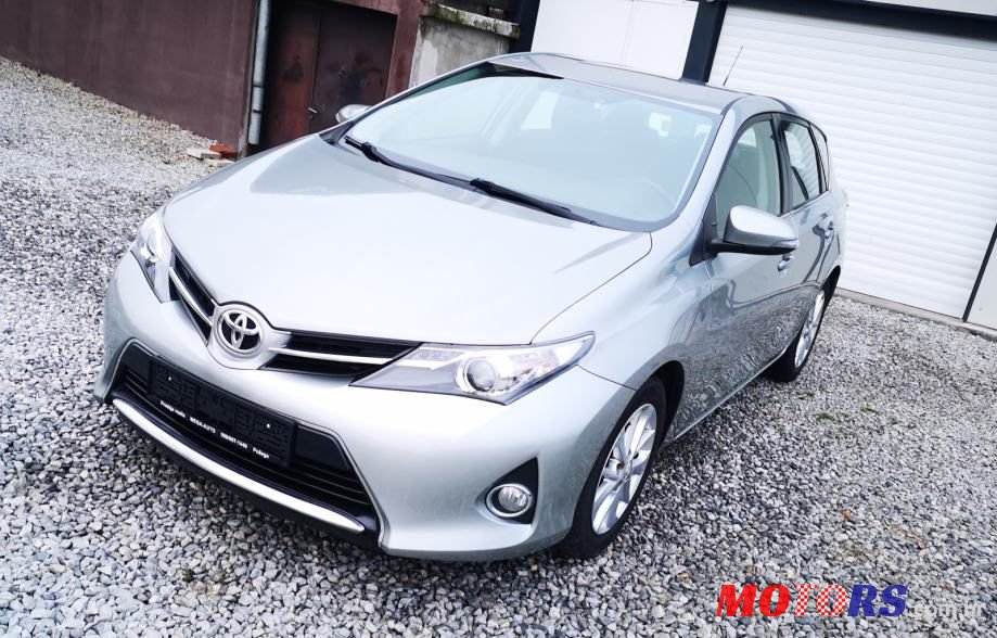 2013' Toyota Auris 2,0 D-4D photo #3