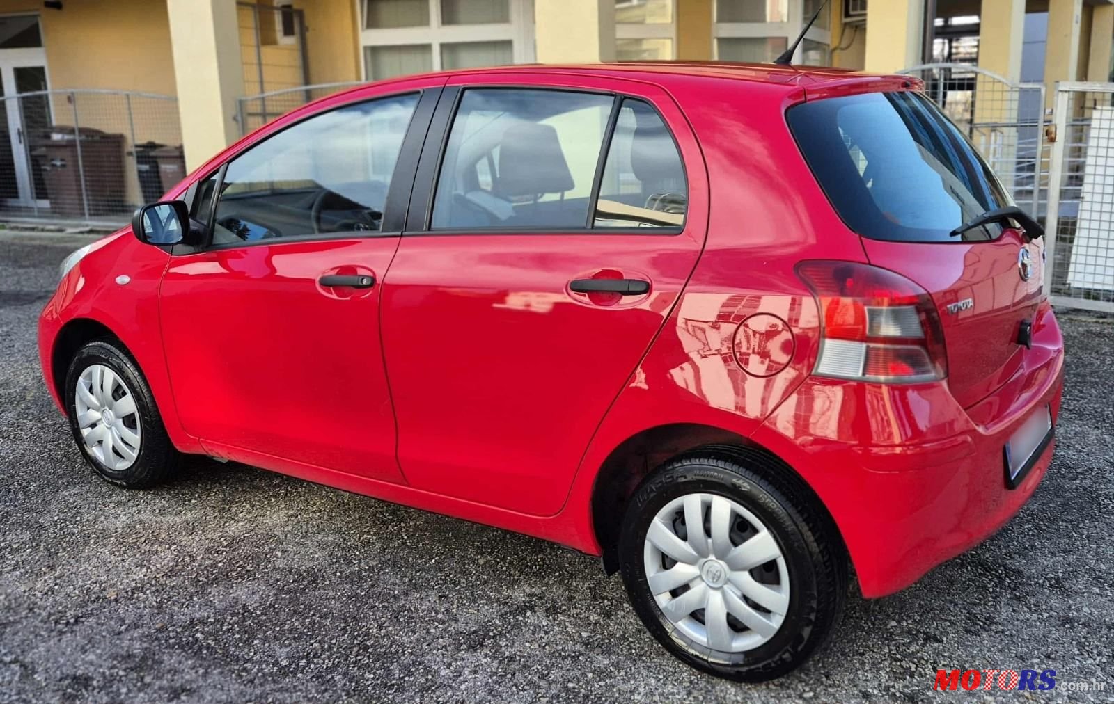 2010' Toyota Yaris 1,0 Vvt-I photo #4