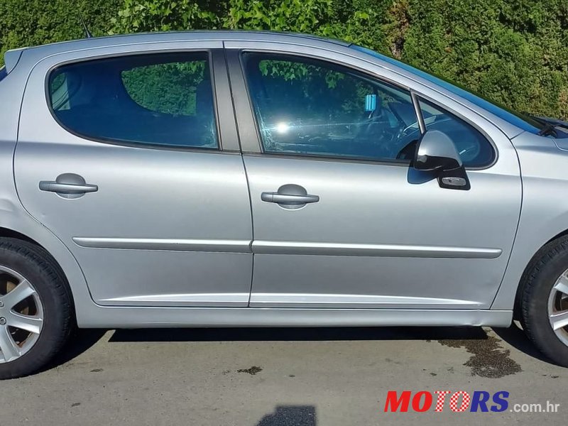 2007' Peugeot 207 Hdi  1,6 Sport photo #1