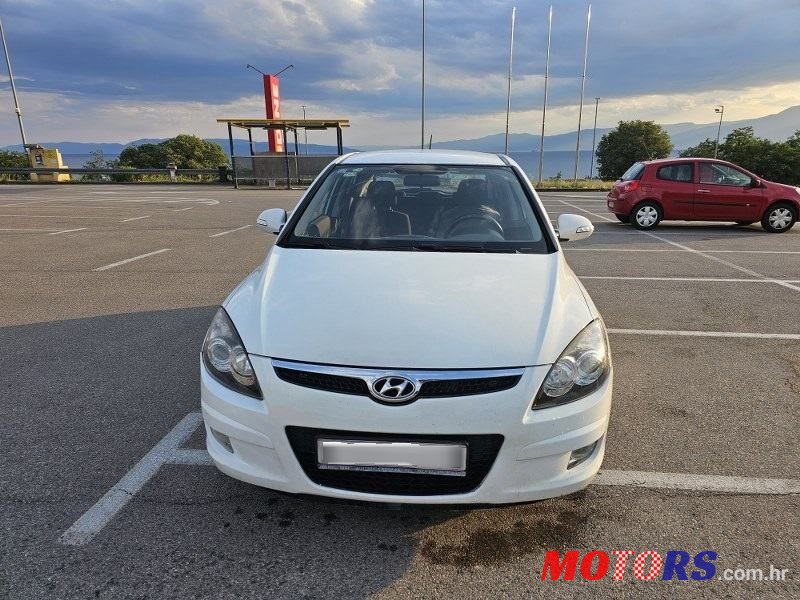 2009' Hyundai i30 2,0 Crdi photo #3