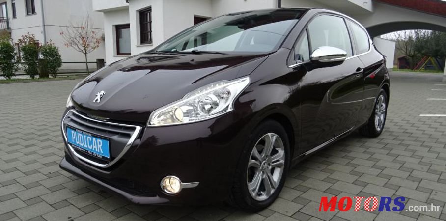 2013' Peugeot 208 1,6 E-Hdi photo #1