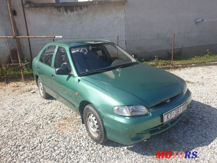 1997' Hyundai Accent photo #2