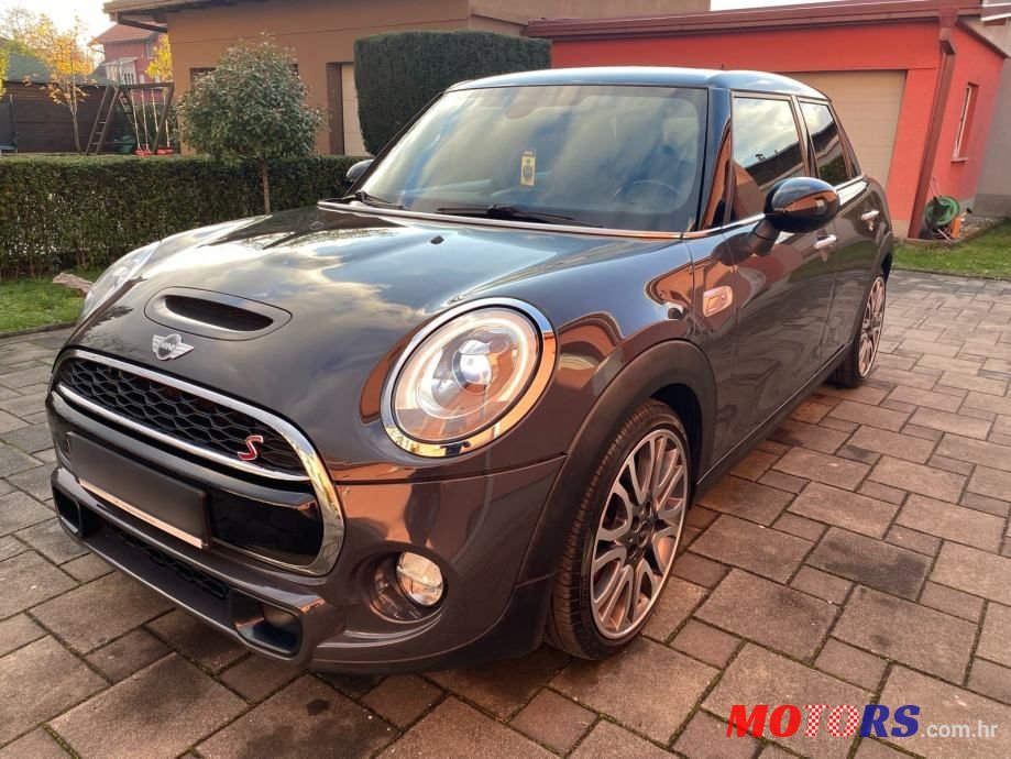 2016' MINI Cooper photo #6