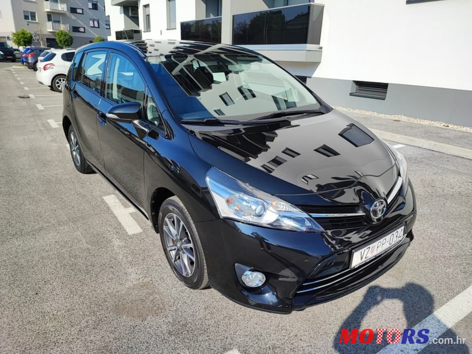 2014' Toyota Verso photo #1