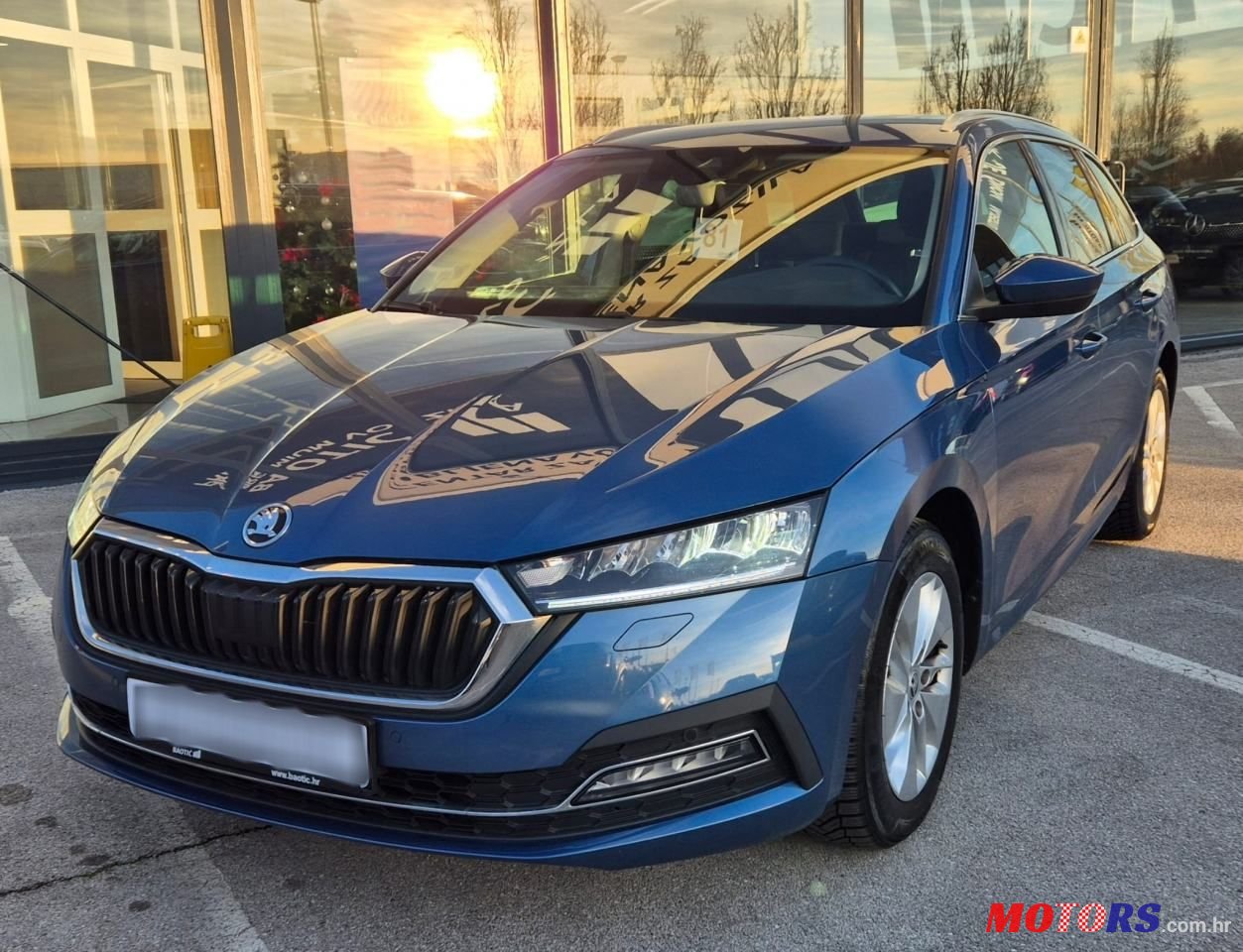 2020' Skoda Octavia Combi photo #2