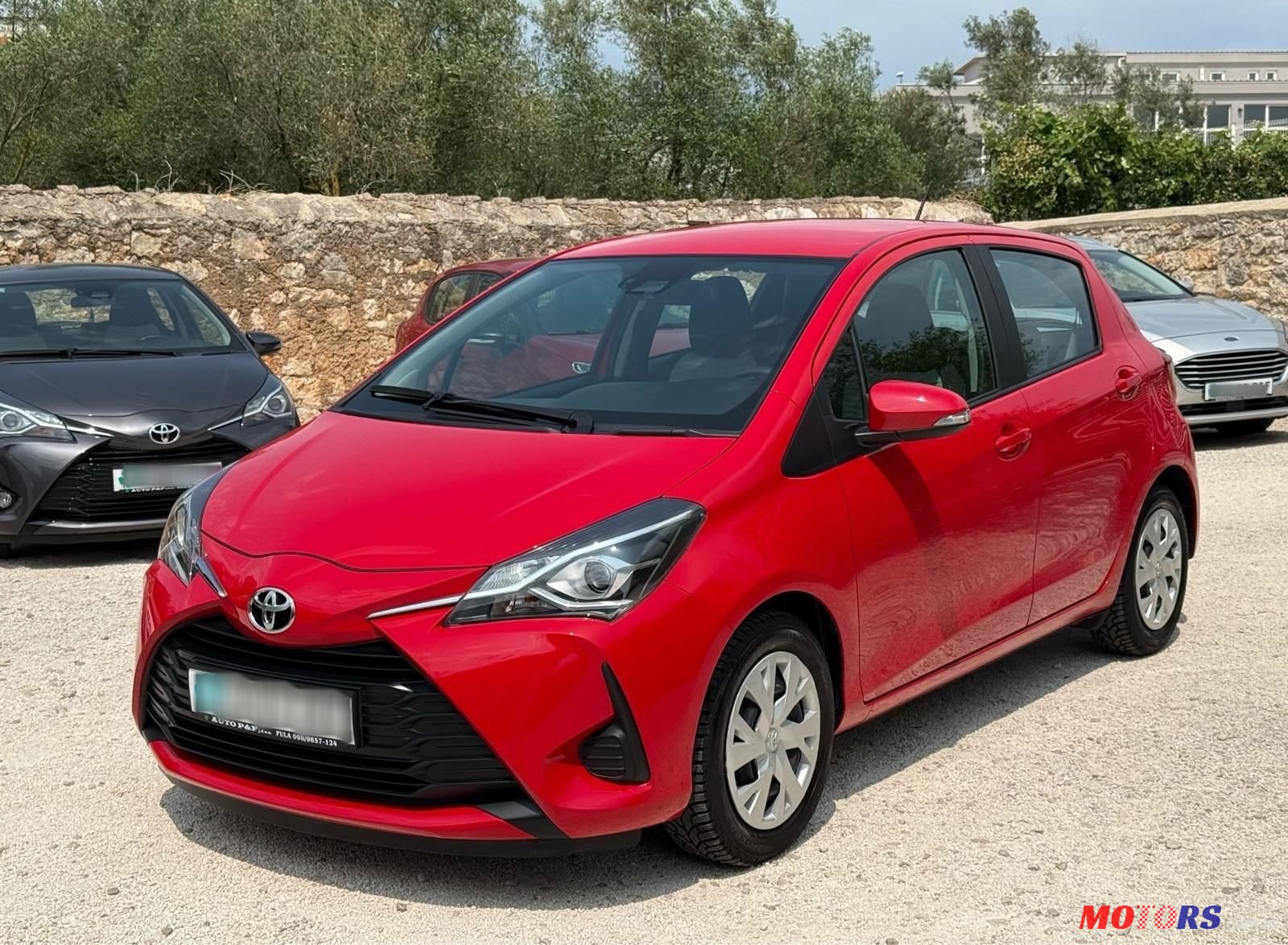 2018' Toyota Yaris 1,0 Vvt-I photo #2