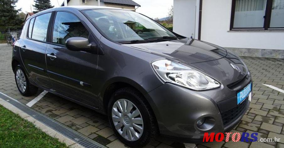 2010' Renault Clio 1,5 Dci photo #1