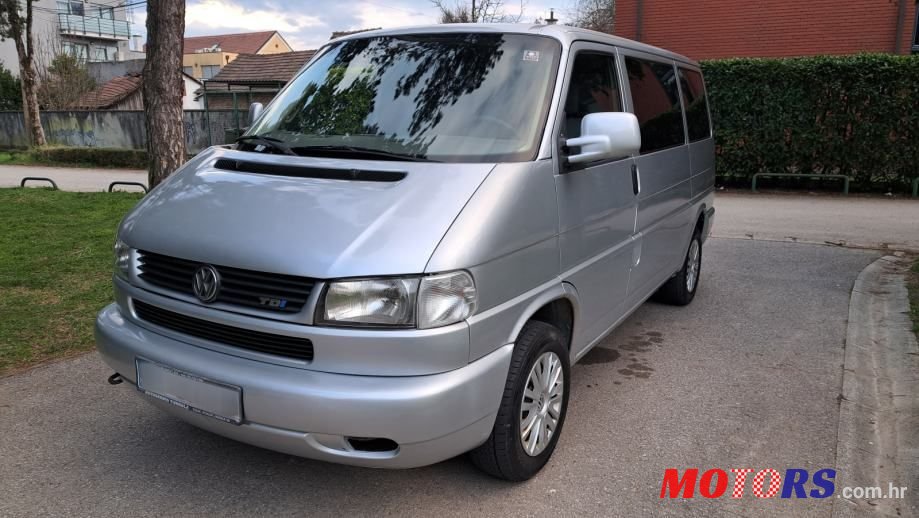 2002' Volkswagen Transporter Kombi photo #3