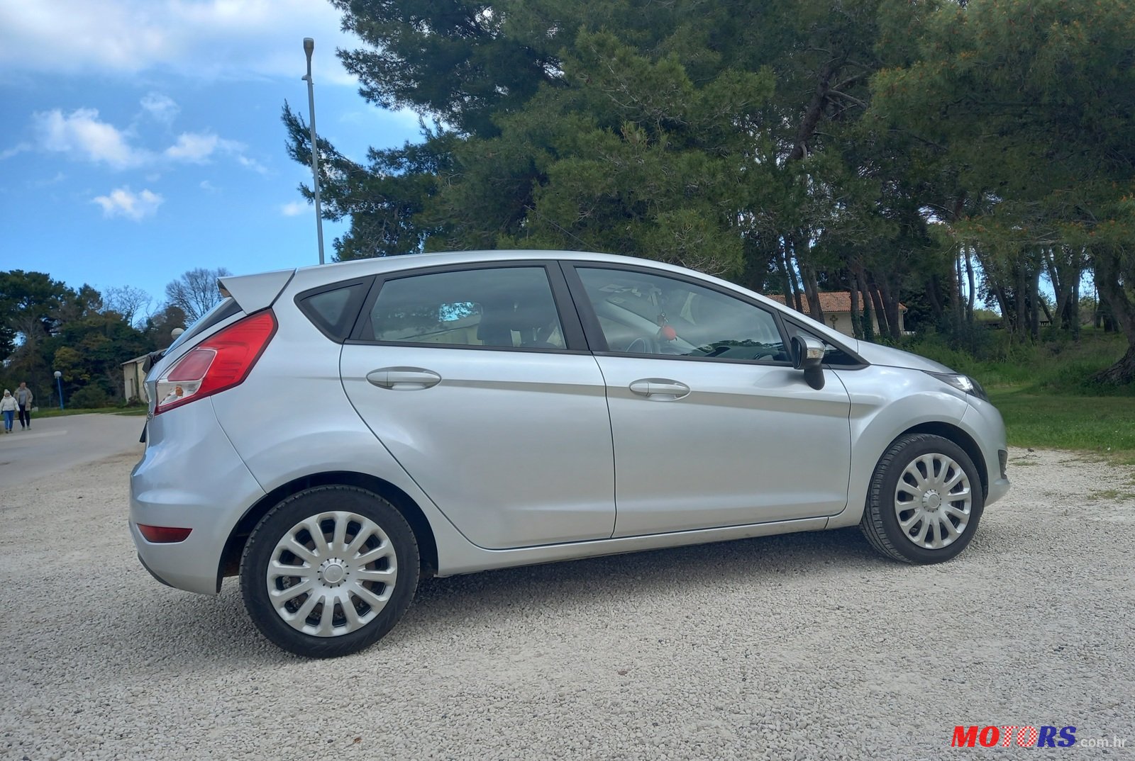 2013' Ford Fiesta photo #4