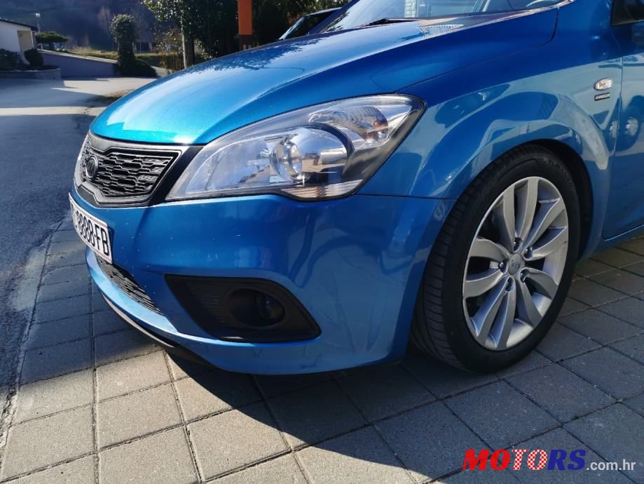 2012' Kia Pro Ceed photo #5