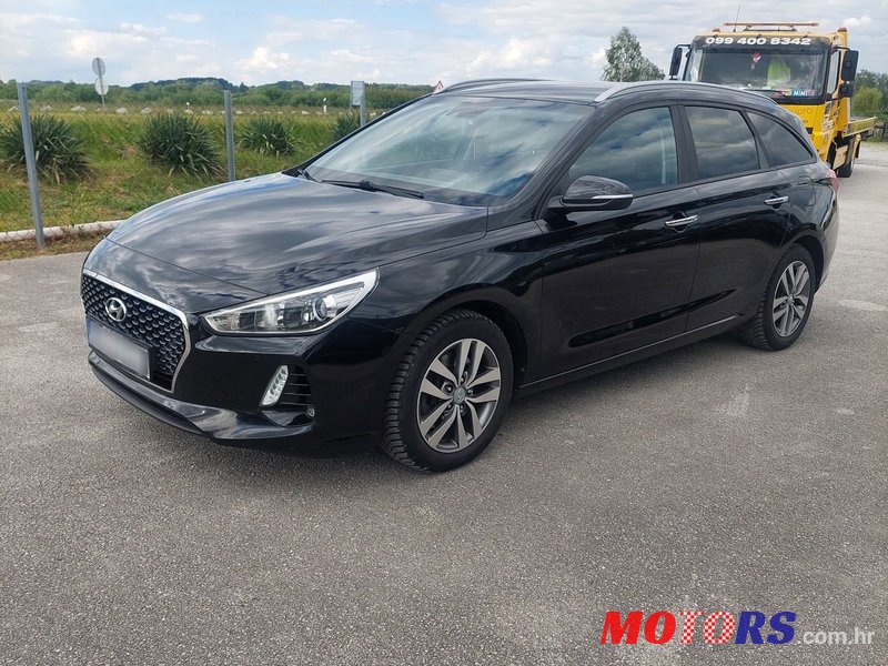 2018' Hyundai i30 1.6 Crdi photo #2