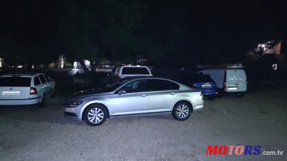 2018' Volkswagen Passat photo #2