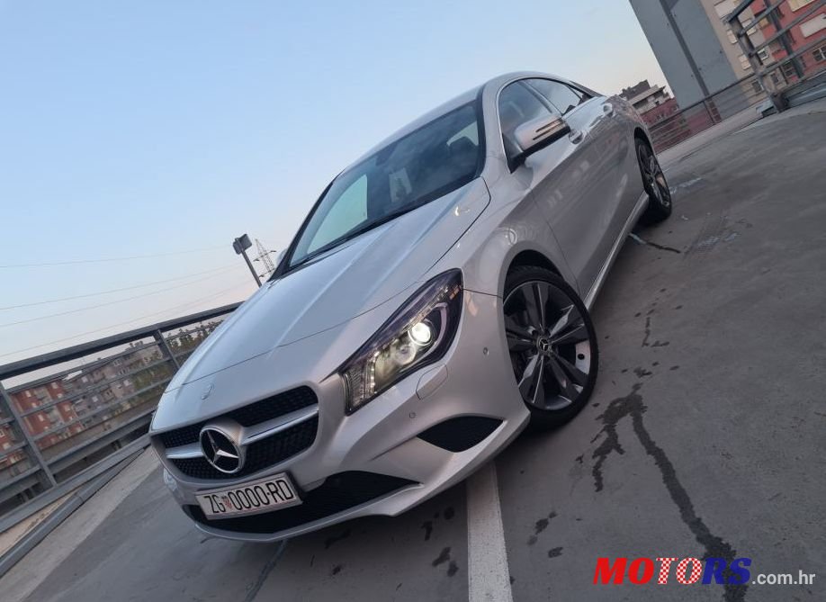 2014' Mercedes-Benz Cla Klasa 180 photo #1