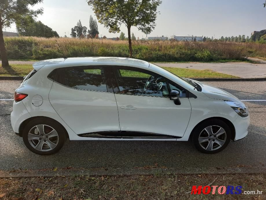 2014' Renault Clio photo #6