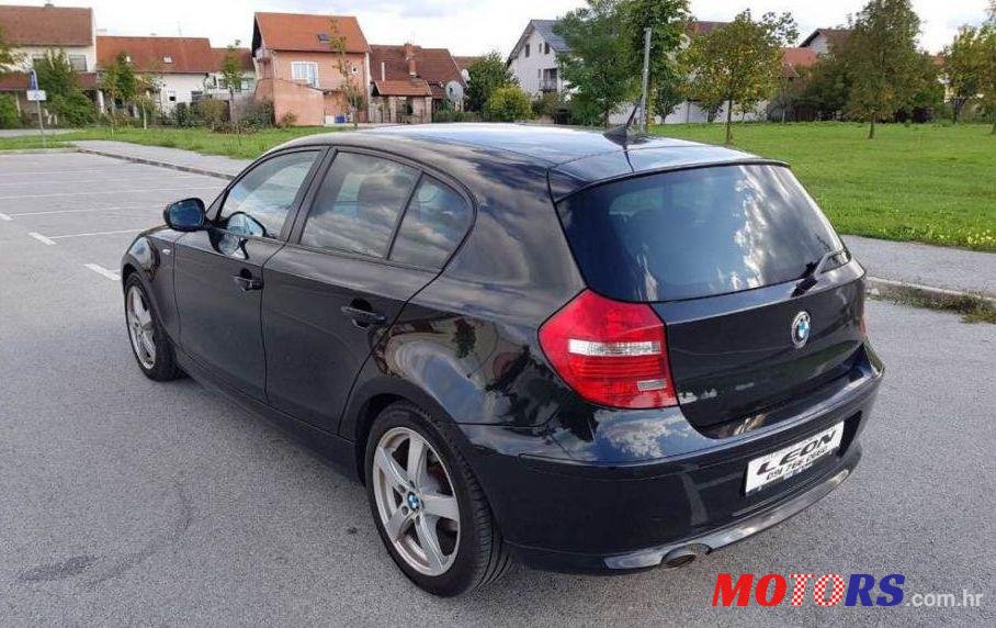 2010' BMW Serija 1 116D photo #2