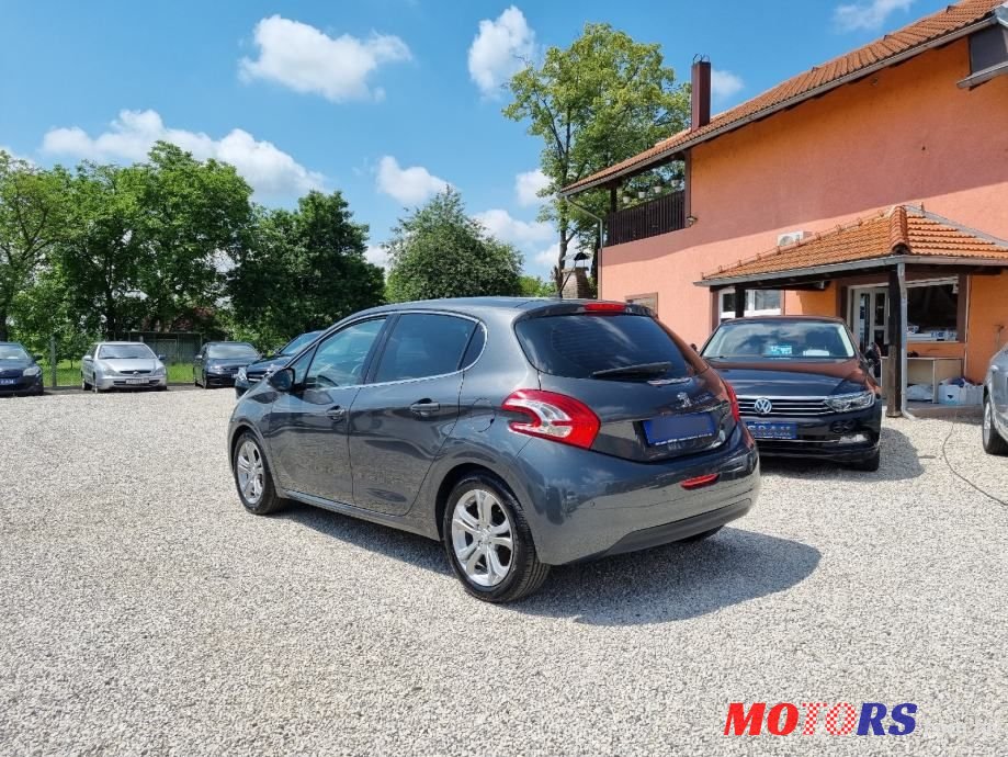2014' Peugeot 208 1,2 Vti photo #5
