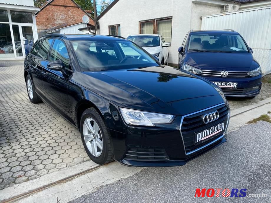 2019' Audi A4 Avant photo #2