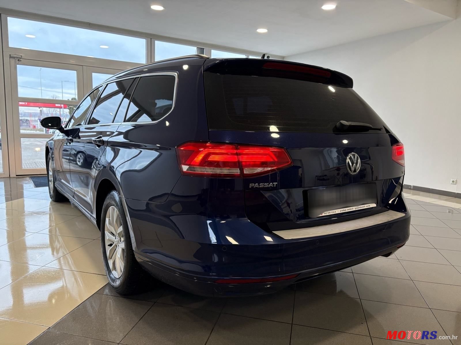 2017' Volkswagen Passat Variant photo #4