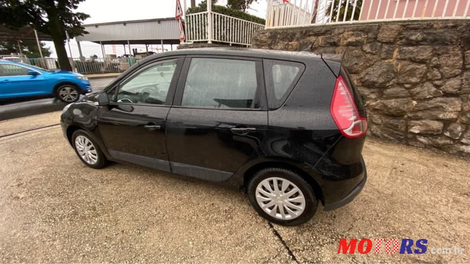 2011' Renault Scenic 1,5 Dci photo #4