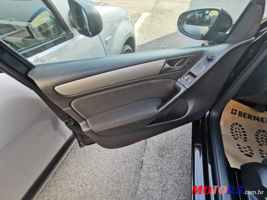 2011' Volkswagen Golf 6 1,6 Tdi photo #6