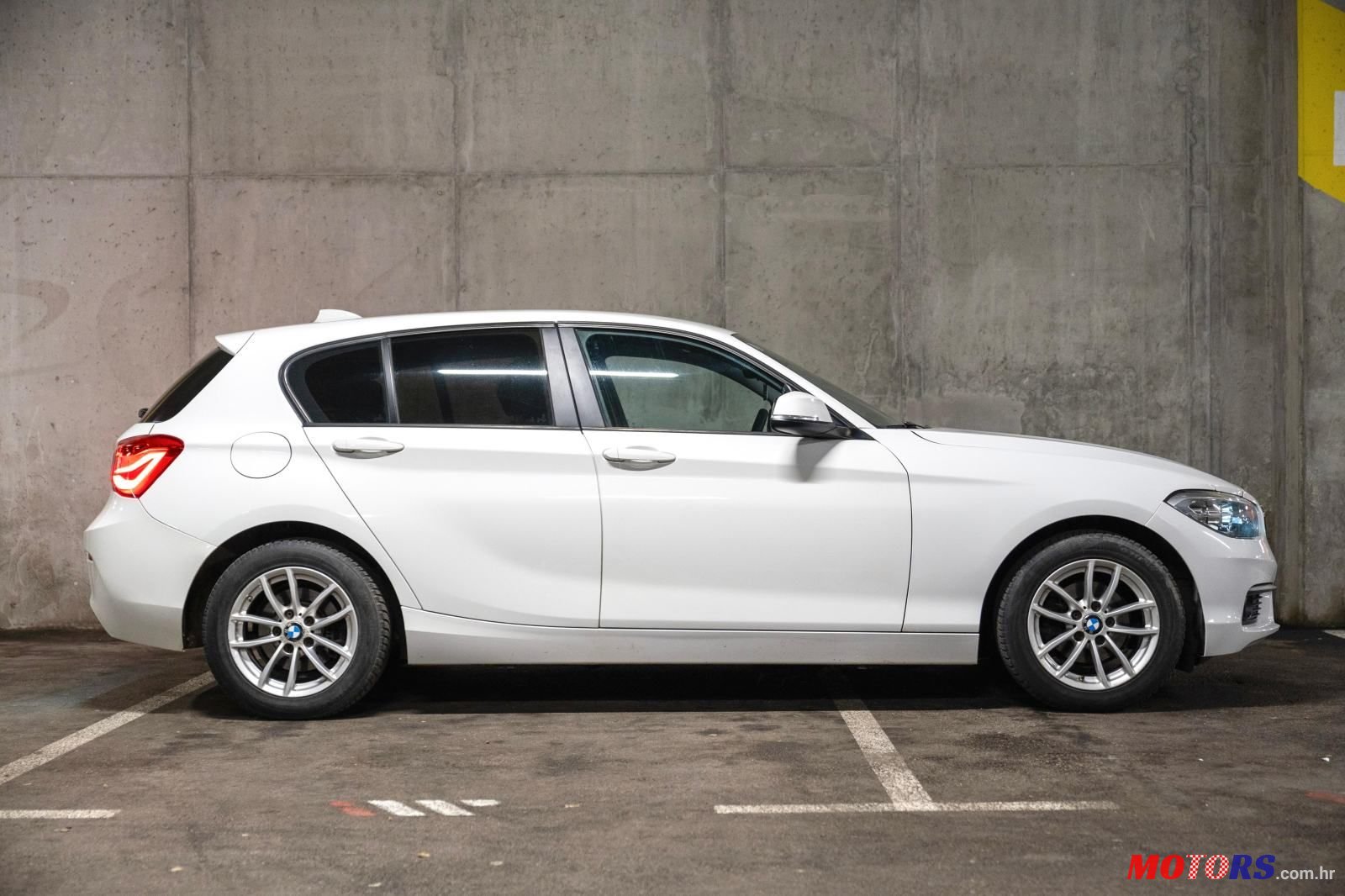 2016' BMW Serija 1 116D photo #6