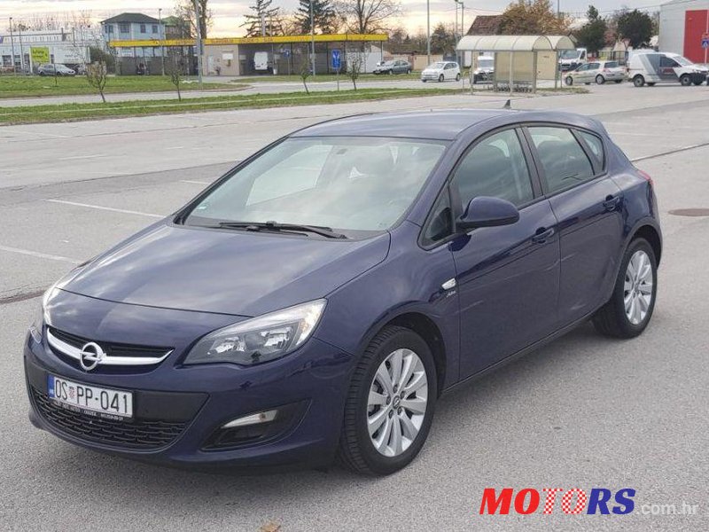 2013' Opel Astra 1,7 Cdti Classic photo #1