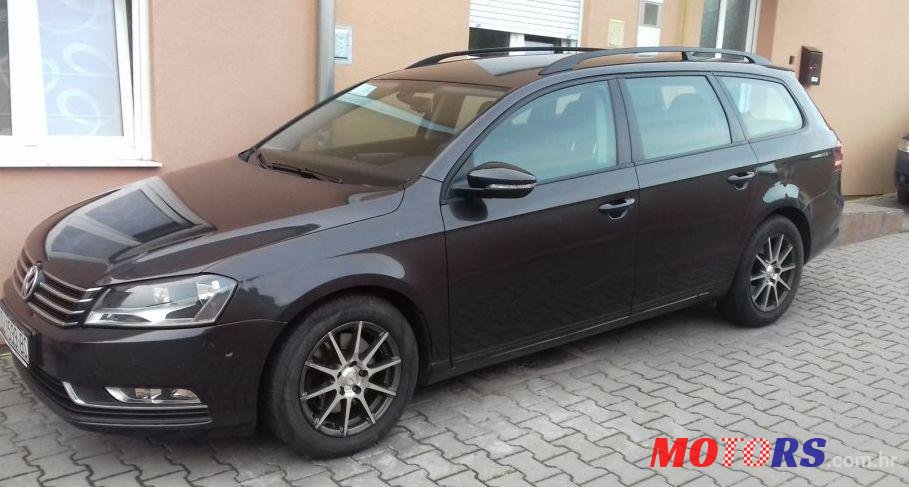 2011' Volkswagen Passat Variant 1,6 Tdi photo #2