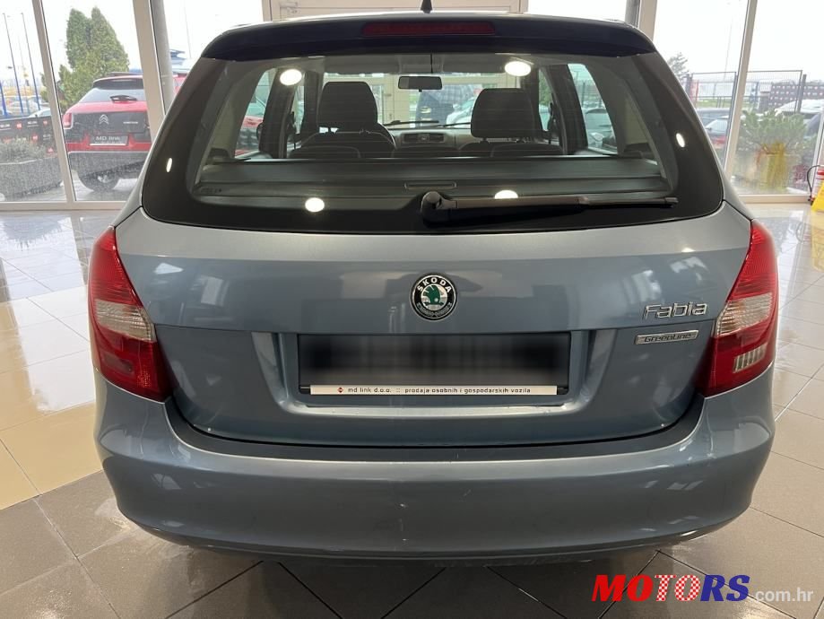 2011' Skoda Fabia Combi photo #6