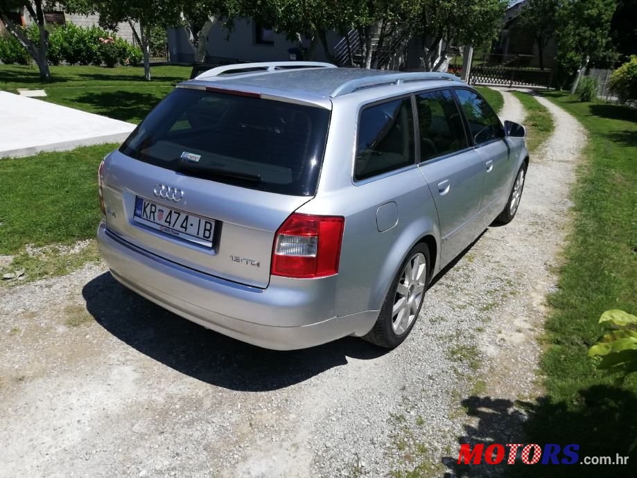 2004' Audi A4 Avant photo #2