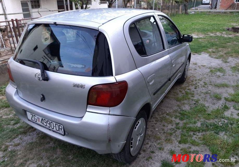 2003' Toyota Yaris photo #2