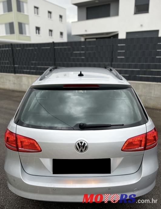 2011' Volkswagen Passat Variant photo #4