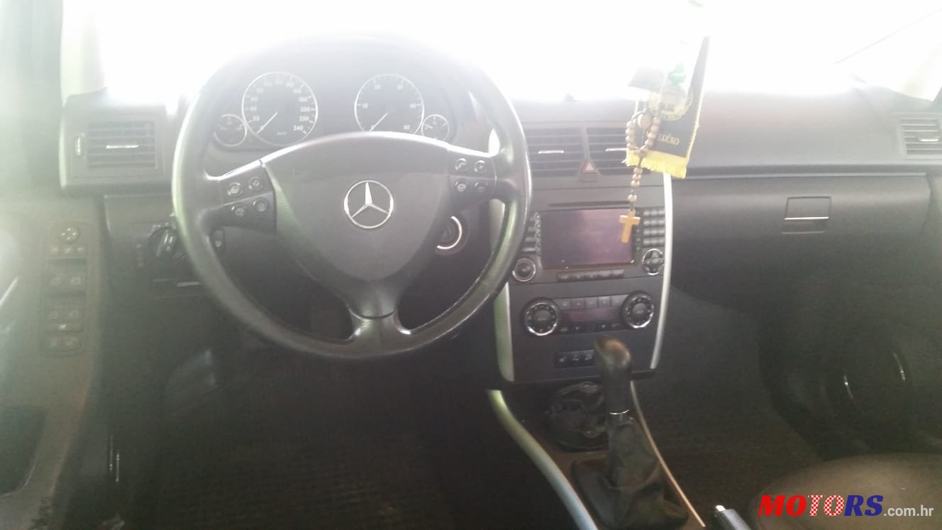 2004' Mercedes-Benz A 200 photo #5