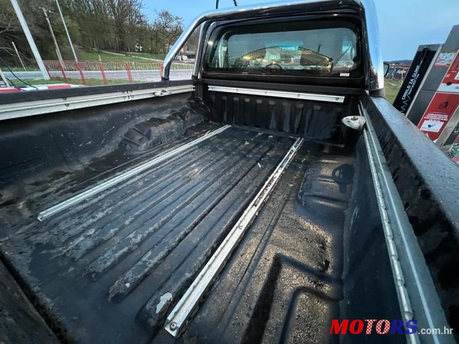 2010' Nissan Navara 2.5Dci photo #2