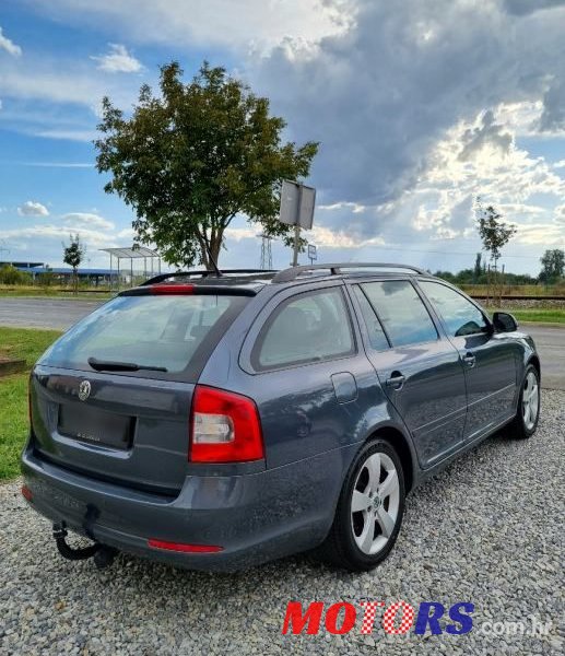 2010' Skoda Octavia Combi photo #4