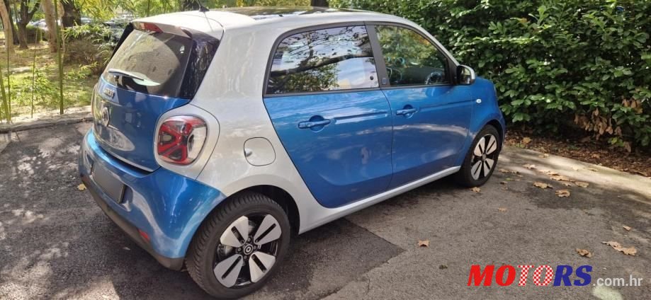 2019' Smart Forfour photo #2