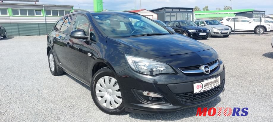 2015' Opel Astra Karavan photo #2