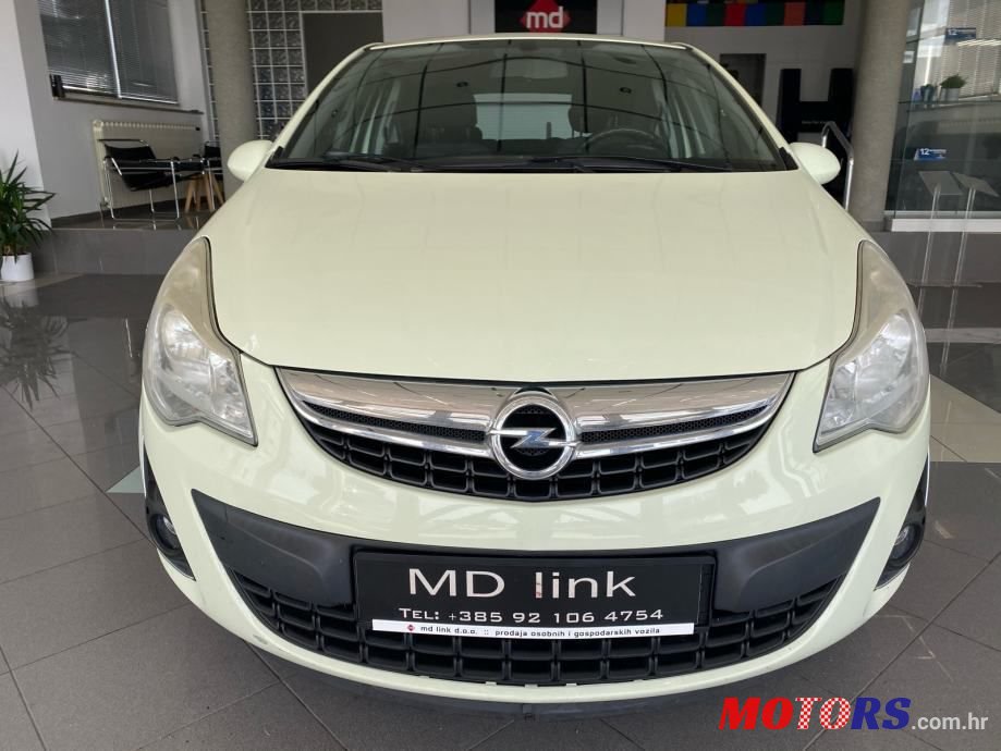 2011' Opel Corsa photo #2