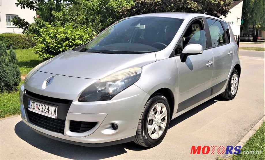 2009' Renault Scenic photo #5