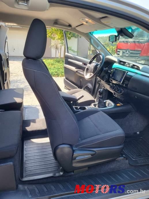 2017' Toyota Hilux photo #6