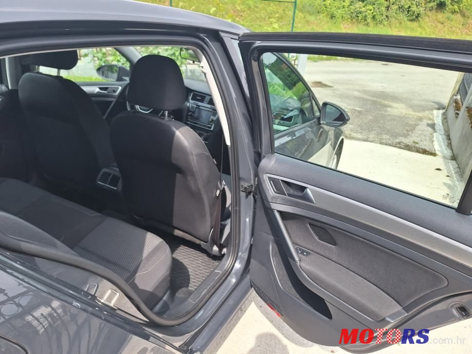 2017' Volkswagen Golf VII 1,6 Tdi photo #2