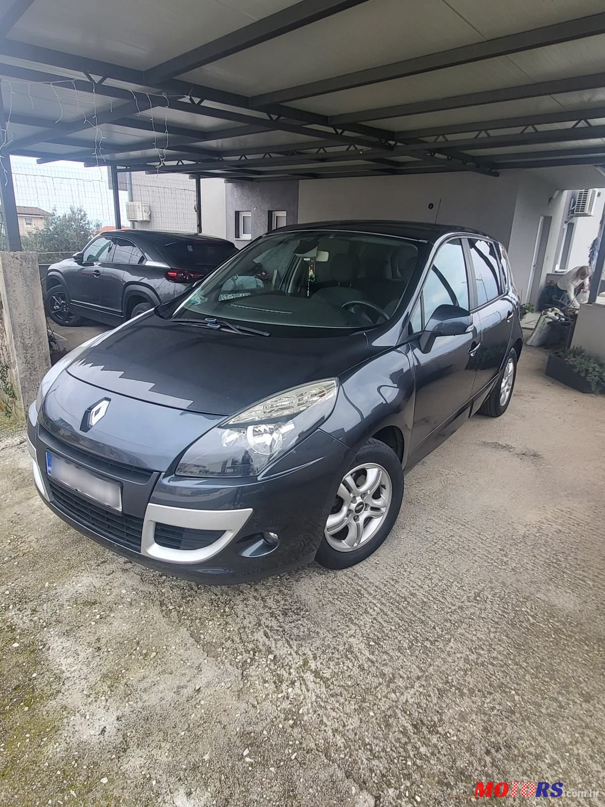2011' Renault Scenic 1,5 Dci photo #1