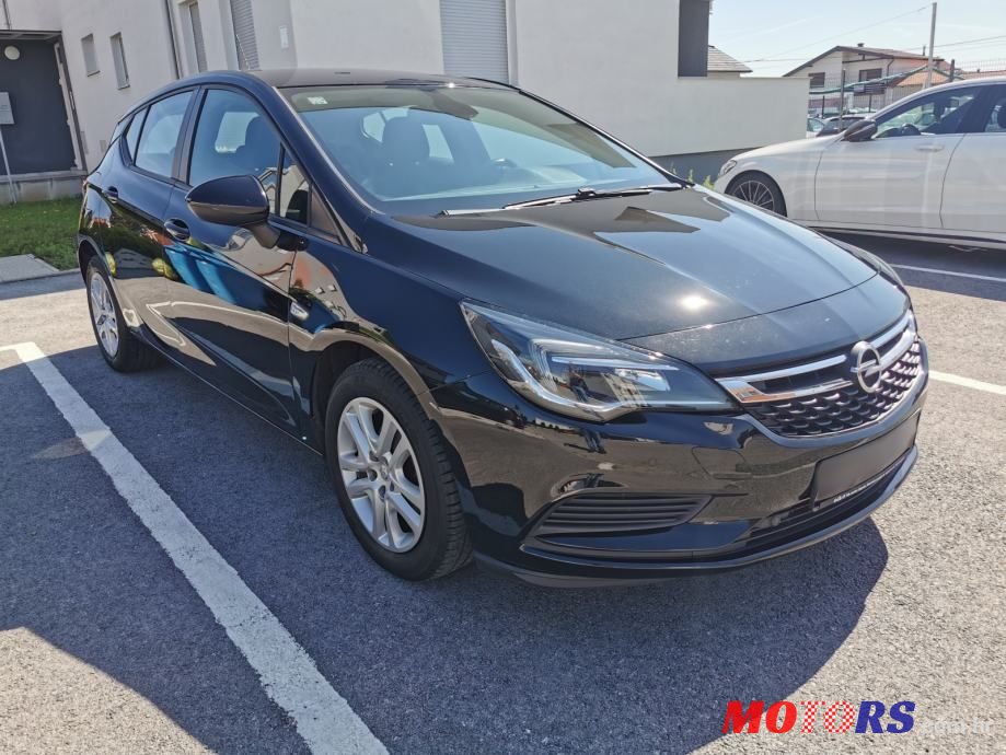 2017' Opel Astra 1.0 T photo #3